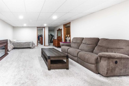 136 Mt Aberdeen Manor Se, Calgary, AB - Indoor