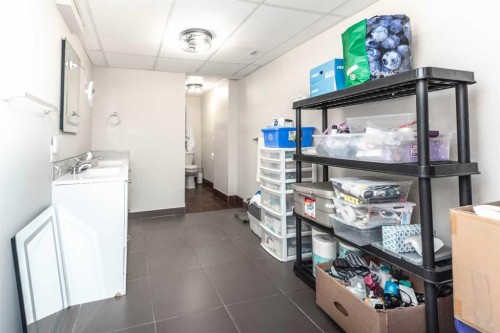 136 Mt Aberdeen Manor Se, Calgary, AB - Indoor Photo Showing Laundry Room