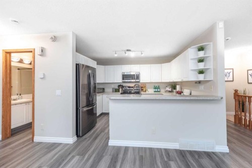 136 Mt Aberdeen Manor Se, Calgary, AB - Indoor Photo Showing Kitchen
