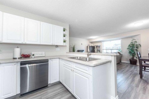 136 Mt Aberdeen Manor Se, Calgary, AB - Indoor Photo Showing Kitchen