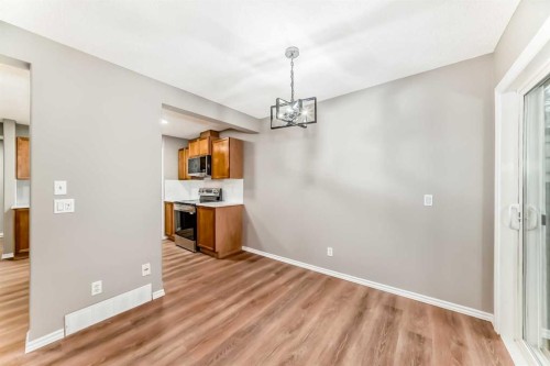 30 Citadel Estates Manor Nw, Calgary, AB - Indoor Photo Showing Kitchen