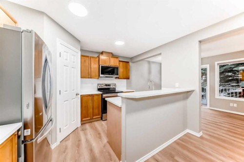 30 Citadel Estates Manor Nw, Calgary, AB - Indoor Photo Showing Kitchen With Stainless Steel Kitchen
