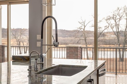 123 Cranbrook Circle Se, Calgary, AB - Indoor Photo Showing Kitchen