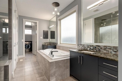 123 Cranbrook Circle Se, Calgary, AB - Indoor Photo Showing Bathroom