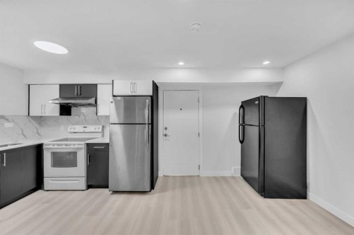 231 Saddlebrook Way Ne, Calgary, AB - Indoor Photo Showing Kitchen