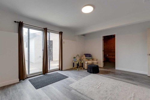55 Bermuda Place Nw, Calgary, AB - Indoor Photo Showing Other Room