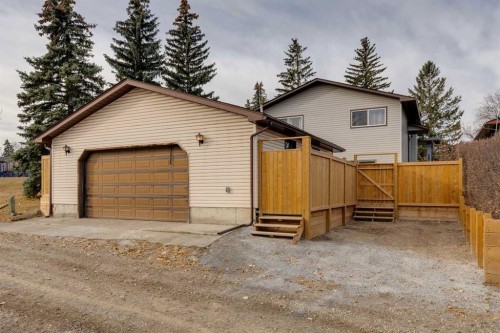 55 Bermuda Place Nw, Calgary, AB - Outdoor With Exterior