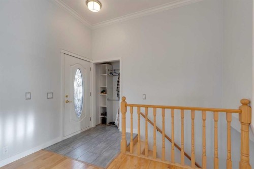 55 Bermuda Place Nw, Calgary, AB - Indoor Photo Showing Other Room