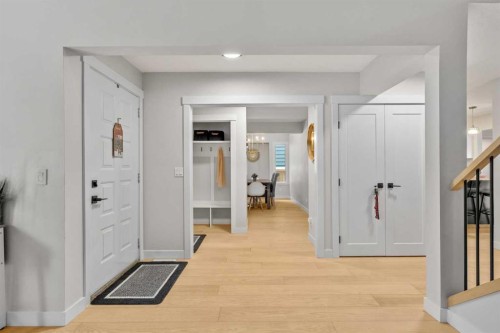 92 Deermeade Road Se, Calgary, AB - Indoor Photo Showing Other Room