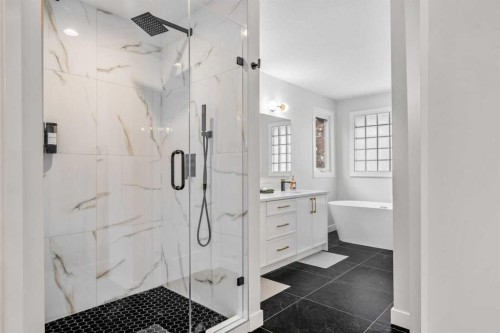 92 Deermeade Road Se, Calgary, AB - Indoor Photo Showing Bathroom