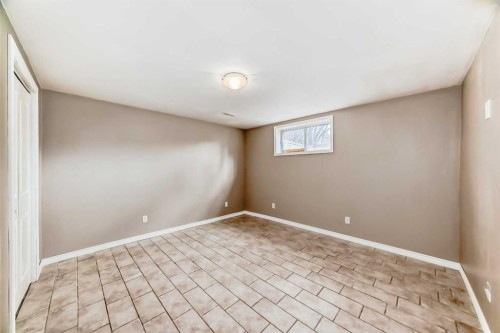 3042 31A Street Se, Calgary, AB - Indoor Photo Showing Other Room