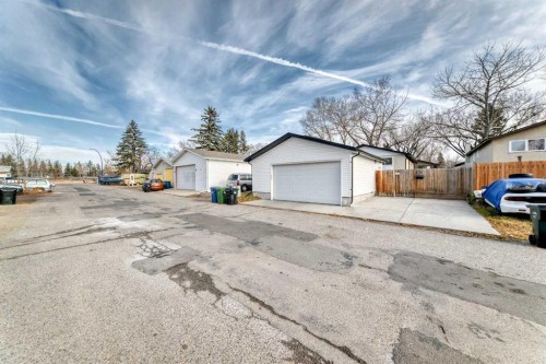 3042 31A Street Se, Calgary, AB - Outdoor