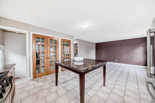 3042 31A Street Se, Calgary, AB - Indoor Photo Showing Other Room