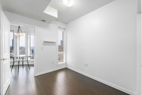311-1540 17 Avenue Sw, Calgary, AB - Indoor Photo Showing Other Room