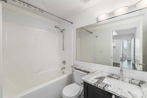 311-1540 17 Avenue Sw, Calgary, AB - Indoor Photo Showing Bathroom