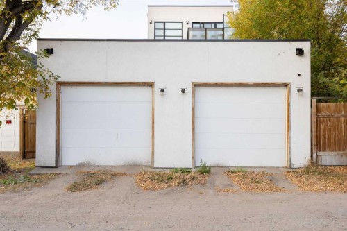 1-705 Mcdougall Road Ne, Calgary, AB - Outdoor With Exterior