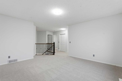 210 Douglas Glen Point Se, Calgary, AB - Indoor Photo Showing Other Room