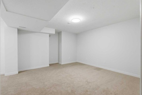 210 Douglas Glen Point Se, Calgary, AB - Indoor Photo Showing Other Room