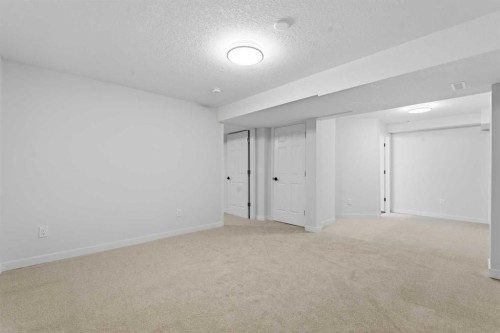 210 Douglas Glen Point Se, Calgary, AB - Indoor Photo Showing Other Room