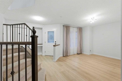 210 Douglas Glen Point Se, Calgary, AB - Indoor Photo Showing Other Room