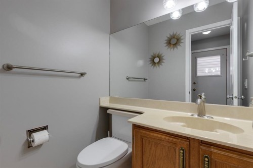 139 Wood Valley Rise Sw, Calgary, AB - Indoor Photo Showing Bathroom