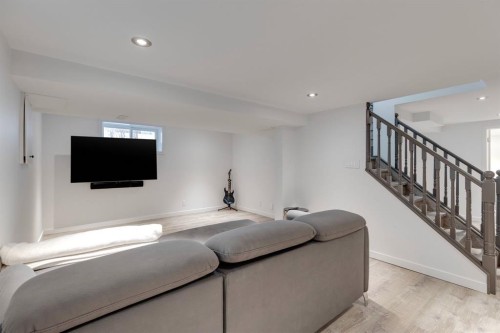 139 Wood Valley Rise Sw, Calgary, AB - Indoor