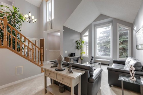 139 Wood Valley Rise Sw, Calgary, AB - Indoor