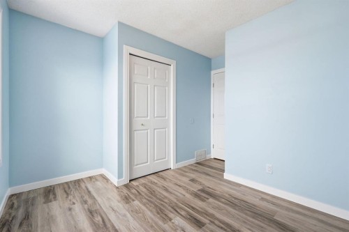 82 Bridleridge Way Sw, Calgary, AB - Indoor Photo Showing Other Room