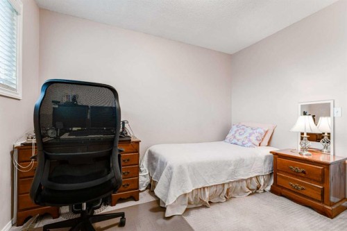 6640 Temple Drive Ne, Calgary, AB - Indoor Photo Showing Bedroom