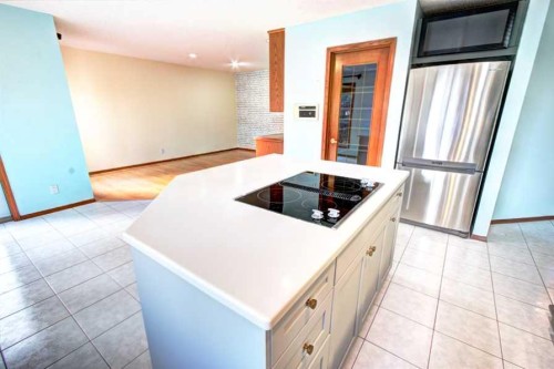 6967 Christie Estate Boulevard Sw, Calgary, AB - Indoor Photo Showing Kitchen