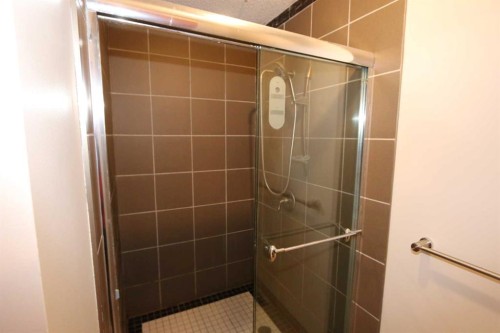 6967 Christie Estate Boulevard Sw, Calgary, AB - Indoor Photo Showing Bathroom