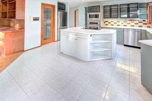 6967 Christie Estate Boulevard Sw, Calgary, AB - Indoor Photo Showing Kitchen