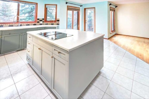 6967 Christie Estate Boulevard Sw, Calgary, AB - Indoor Photo Showing Kitchen