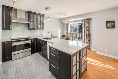 311 Coventry Circle Ne, Calgary, AB - Indoor Photo Showing Kitchen With Upgraded Kitchen