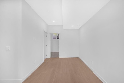 2504 18 Street Nw, Calgary, AB - Indoor Photo Showing Other Room