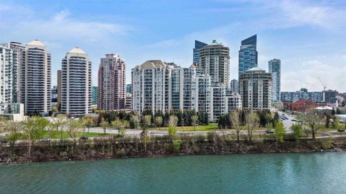1707-1108 6 Avenue Sw, Calgary, AB - Outdoor With Body Of Water With Facade