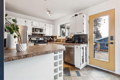 147 Falchurch Crescent Ne, Calgary, AB - Indoor Photo Showing Kitchen