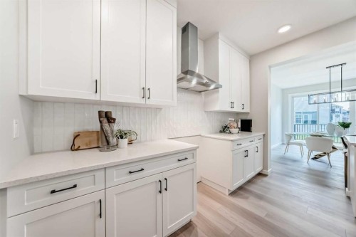 41 Walgrove Bay Se, Calgary, AB - Indoor Photo Showing Kitchen With Upgraded Kitchen