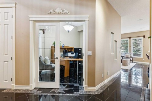 54 Discovery Ridge Gardens Sw, Calgary, AB - Indoor Photo Showing Other Room