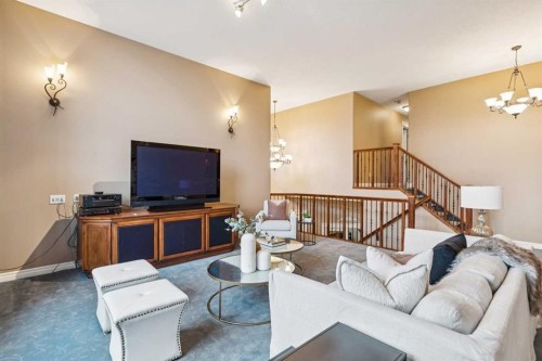 54 Discovery Ridge Gardens Sw, Calgary, AB - Indoor Photo Showing Living Room