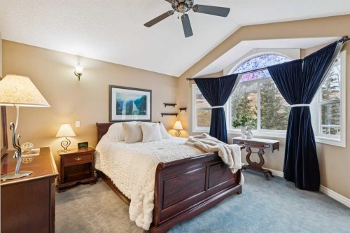 54 Discovery Ridge Gardens Sw, Calgary, AB - Indoor Photo Showing Bedroom