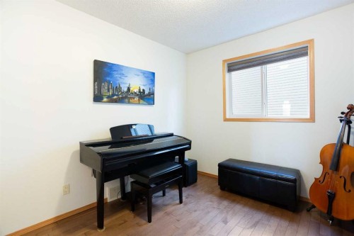 26 Cresthaven View Sw, Calgary, AB 