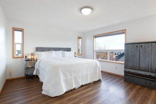 26 Cresthaven View Sw, Calgary, AB 