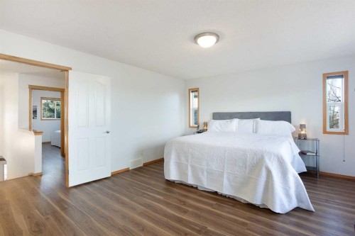 26 Cresthaven View Sw, Calgary, AB 