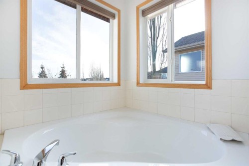 26 Cresthaven View Sw, Calgary, AB 