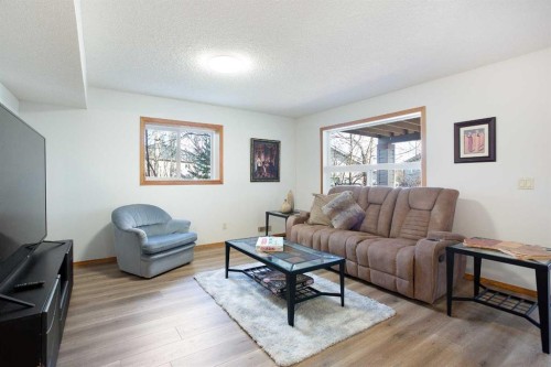 26 Cresthaven View Sw, Calgary, AB 