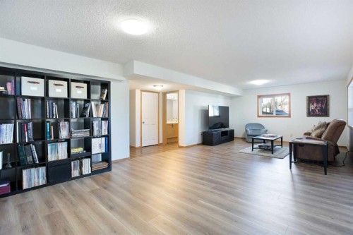 26 Cresthaven View Sw, Calgary, AB 