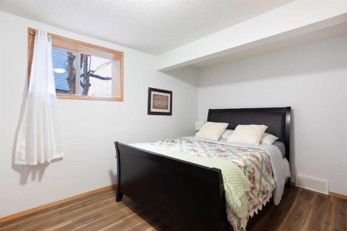 26 Cresthaven View Sw, Calgary, AB 