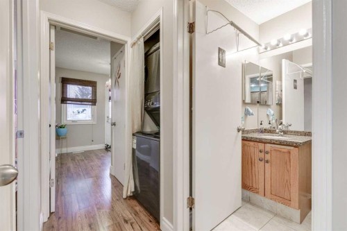 2848 Dovely Park Se, Calgary, AB - Indoor