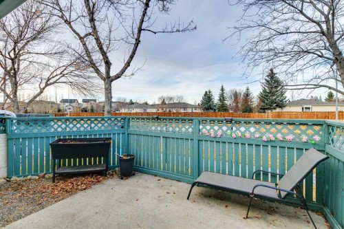 2848 Dovely Park Se, Calgary, AB - Outdoor